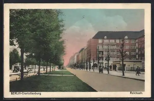 AK Berlin-Charlottenburg, Reichsstrasse mit Passanten