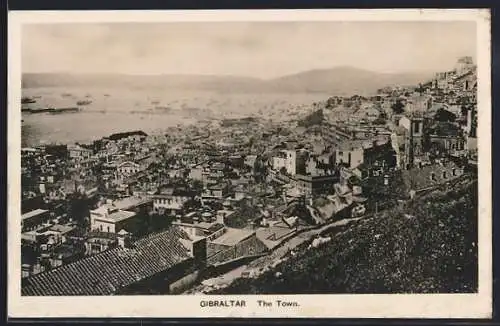 AK Gibraltar, lokking over the town to the bay area