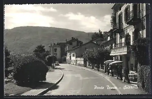 AK Ponte Tresa, Strassenpartie mit Cafe