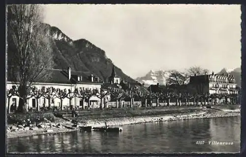 AK Villeneuve /VD, Uferpartie mit Bergen
