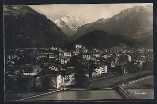 AK Interlaken, Teilansicht mit Bergen