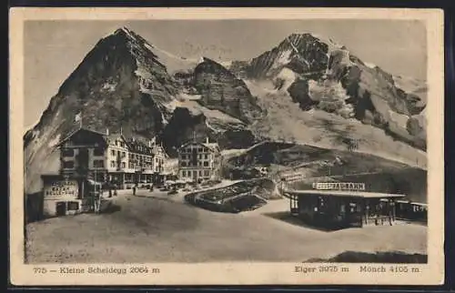 AK Kleine Scheidegg, Hotel mit Bahnhof der Jungfraubahn, Eiger und Mönch