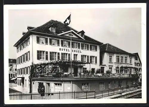 Foto-AK Wädenswil, Hotel-Restaurant Engel, von den Bahnschienen gesehen