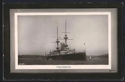 AK HMS Majestic auf See
