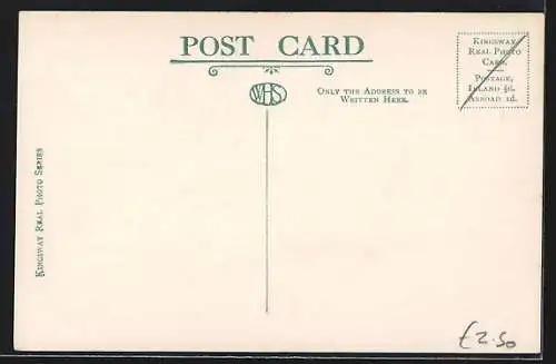 AK Kriegsschiff HMS Adventure auf See