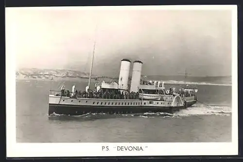 AK P.S. Devonia fährt Küste entlang, Passagierschiff