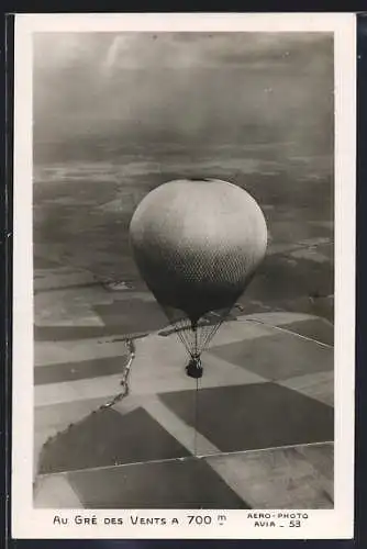AK Au Gre des Vents a 700 m, aufgestiegener Fesselballon