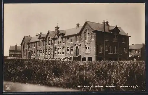 AK Normanton, The Girls` High School