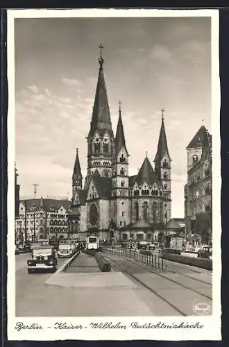 AK Berlin, Kaiser-Wilhelm-Gedächtniskirche mit Strassenbahn
