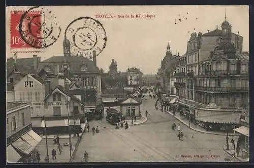 AK Troyes, Rue de la Republique, Strassenbahn