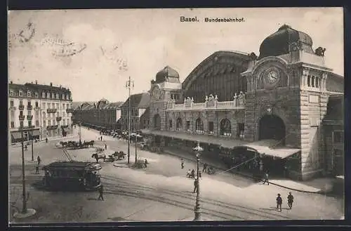 AK Basel, Bundesbahnhof mit Strassenbahn aus der Vogelschau