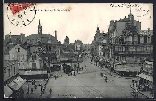 AK Troyes, Rue de la République, Strassenbahn