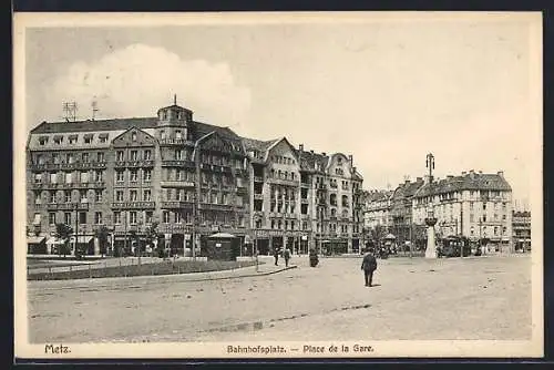 AK Metz, Bahnhofsplatz mit Strassenbahn