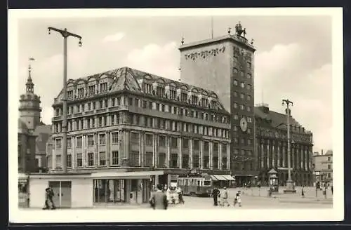 AK Leipzig, Strassenbahn mit Hochhaus am Karl-Marx-Platz