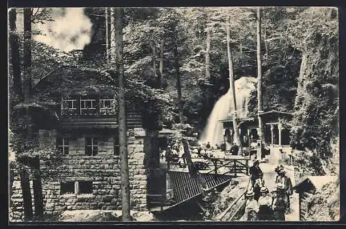 AK Rathen /Sächs. Schweiz, Gasthaus am Amselfall mit Besuchern