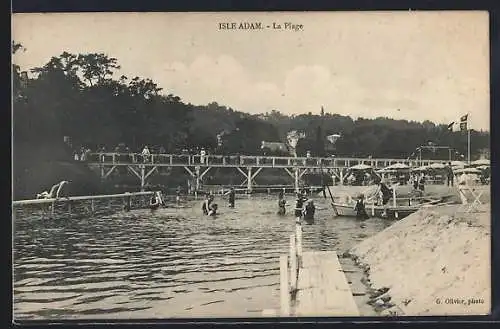 AK Isle-Adam, La Plage et le pont animé par des baigneurs et promeneurs