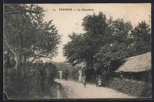 AK Sannois, La Chaumière et chemin bordé d`arbres
