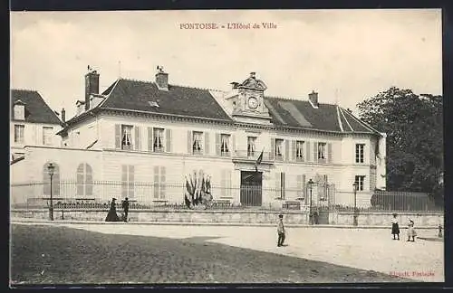 AK Pontoise, L`Hôtel de Ville
