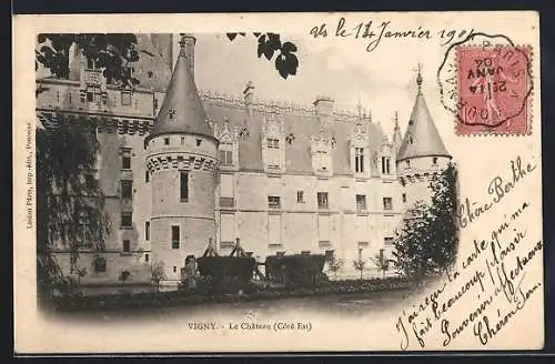 AK Vigny, Le Château avec architecture médiévale et tours imposantes
