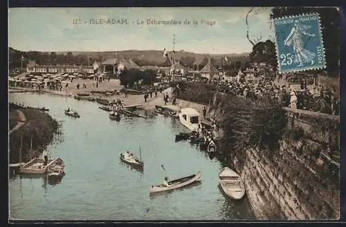 AK Isle-Adam, Le Débarcadère de la Plage avec bateaux et foule animée