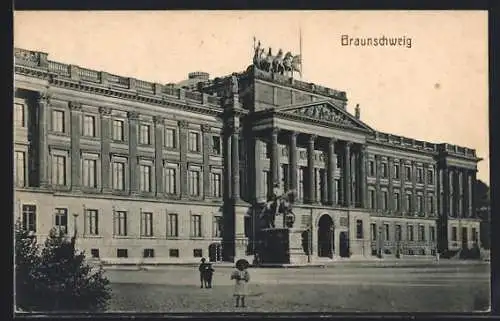 AK Braunschweig, Herzogl. Schloss mit Denkmal