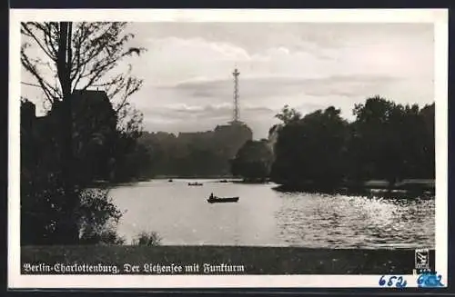 AK Berlin-Charlottenburg, Lietzensee mit dem Funkturm, Ruderboot