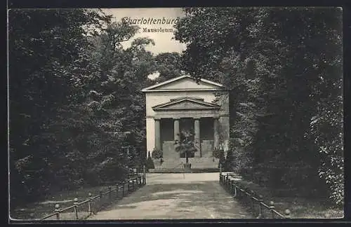 AK Berlin-Charlottenburg, Eingang zum Mausoleum