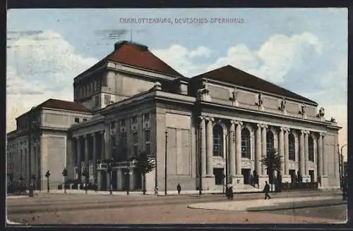 AK Berlin-Charlottenburg, Deutsches Opernhaus mit Strassenpartie und Passanten