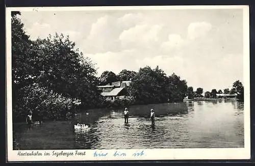 AK Hartenholm im Segeberger Forst, Ortspartie vom Badesee mit badenden Kindern
