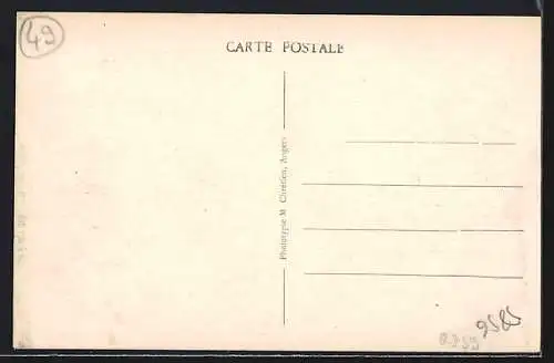 AK Angers, Le Place du Ralliement vers la Cathèdrale et la Tour Saint-Aubin, Strassenbahn