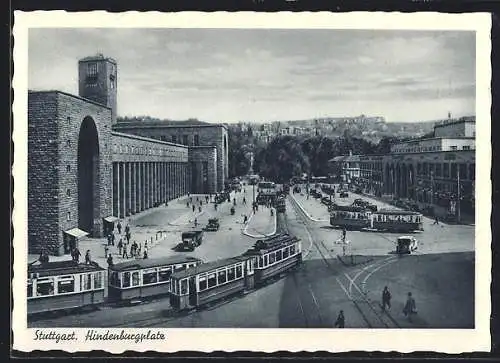AK Stuttgart, Hindenburgplatz mit Strassenbahnen, Lastkraftwagen, Autos und Passanten