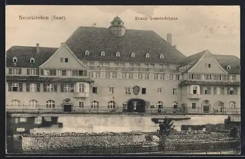 AK Neunkirchen /Saar, Blick auf das Evang. Gemeindehaus