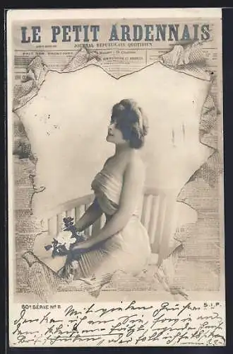 AK Frau im weissen Kleid durch zerrissene Zeitung Le Petit Ardennais