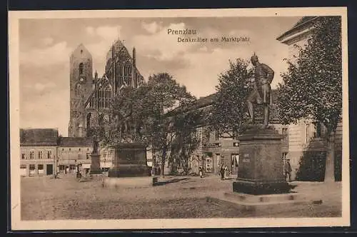 AK Prenzlau, Denkmäler am Marktplatz
