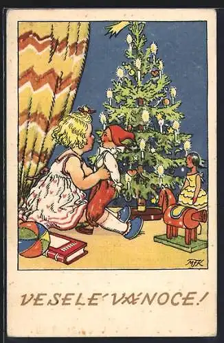 Künstler-AK M. Fischerova-Kvechova (MFK): Kind mit Puppe sitzt for einem Weihnachtsbaum