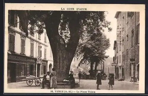 AK Vence, La Place Thiers et l`arbre majestueux sur la Côte d`Azur