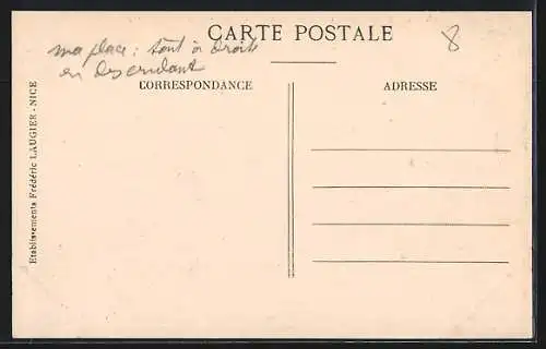 AK Villefranche-sur-Mer, Quartier de la Poste avec vue sur les collines et palmiers