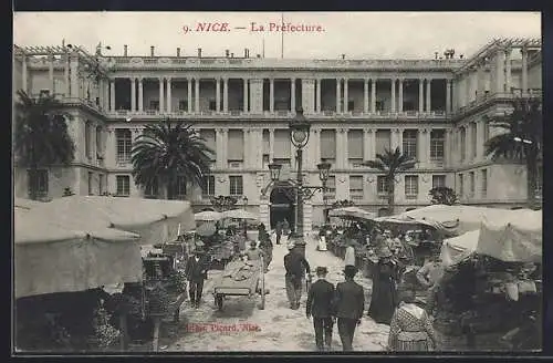 AK Nice, La Préfecture et marché animé devant le bâtiment