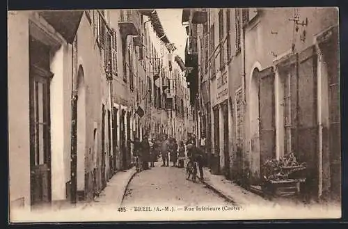 AK Breil, Rue Inférieure avec passants dans la rue étroite