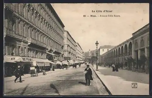 AK Nice, Avenue Félix Faure, scène animée avec passants et boutiques