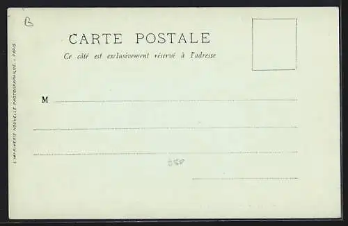 AK Nice, Place de la Gare avec calèches et passants