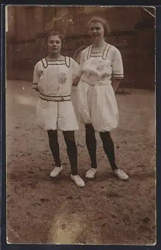 Foto-AK Turnerinnen in Trikots