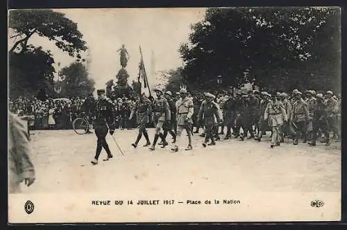 AK Paris, Siegesparade / Fete de la Victoire, Revue du 14 Juillet 1917, Place de la Nation