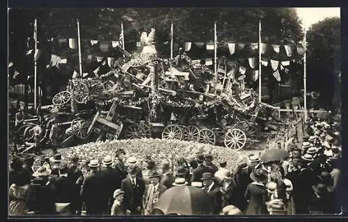 Foto-AK Siegesparade / Fete de la Victoire Paris 1919 Der Eroberer-Hahn Le Coq Vainqueur