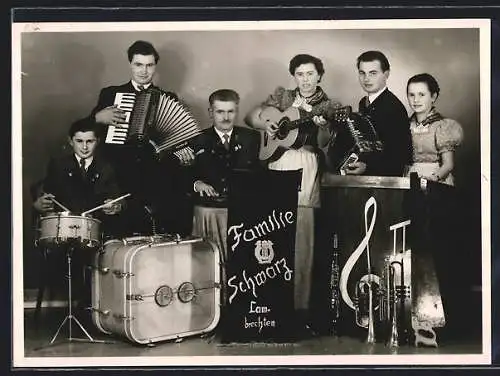 AK Lambrechten, Musiker-Familie Schwarz mit Instrumenten