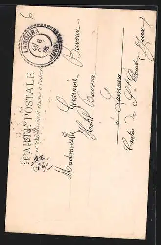 AK Nice, Rue dans l`ancienne ville avec passants et volets verts ouverts