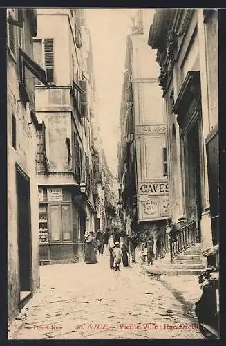 AK Nice, Vieille Ville, Rue Droite animée avec passants et commerces