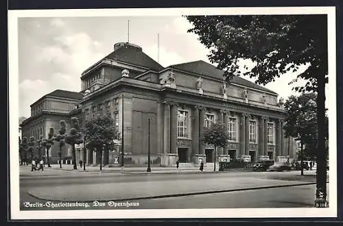 AK Berlin-Charlottenburg, Opernhaus mit Strassenpartie