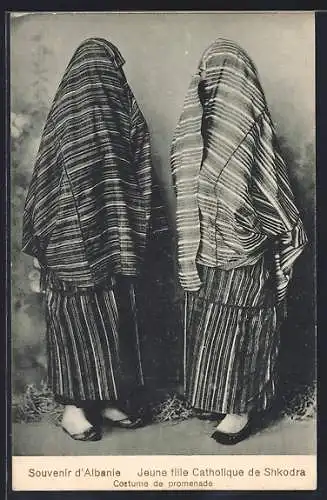 AK Shkodra, Jeune fille Catholique, Costume de promenade, Zwei verschleierte Albanerinnen
