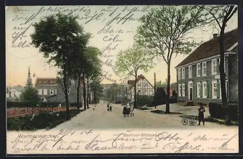 AK Wermelskirchen, Passanten auf der Berliner-Strasse
